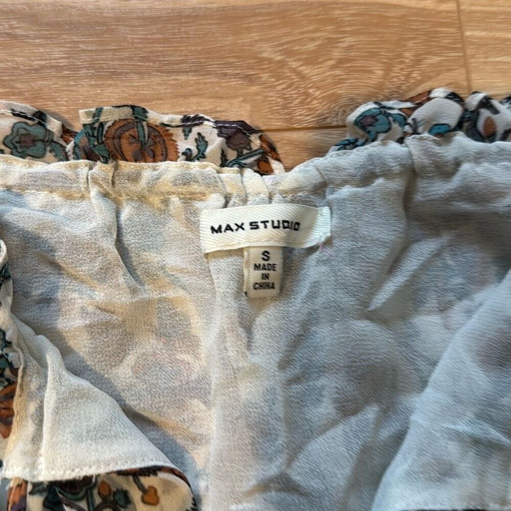 Max Studio double layer floral blouse size small Perfect for summertime or eve - Picture 2 of 6